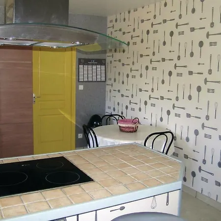 Holiday home Three-bedroom Holiday In Brillevast