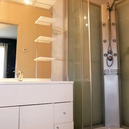 Three-bedroom Holiday In *