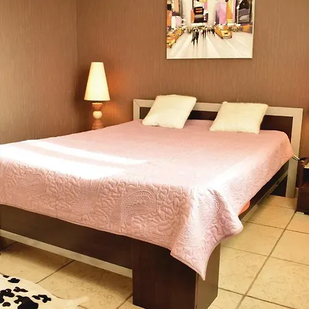 Three-bedroom Holiday In * Brillevast